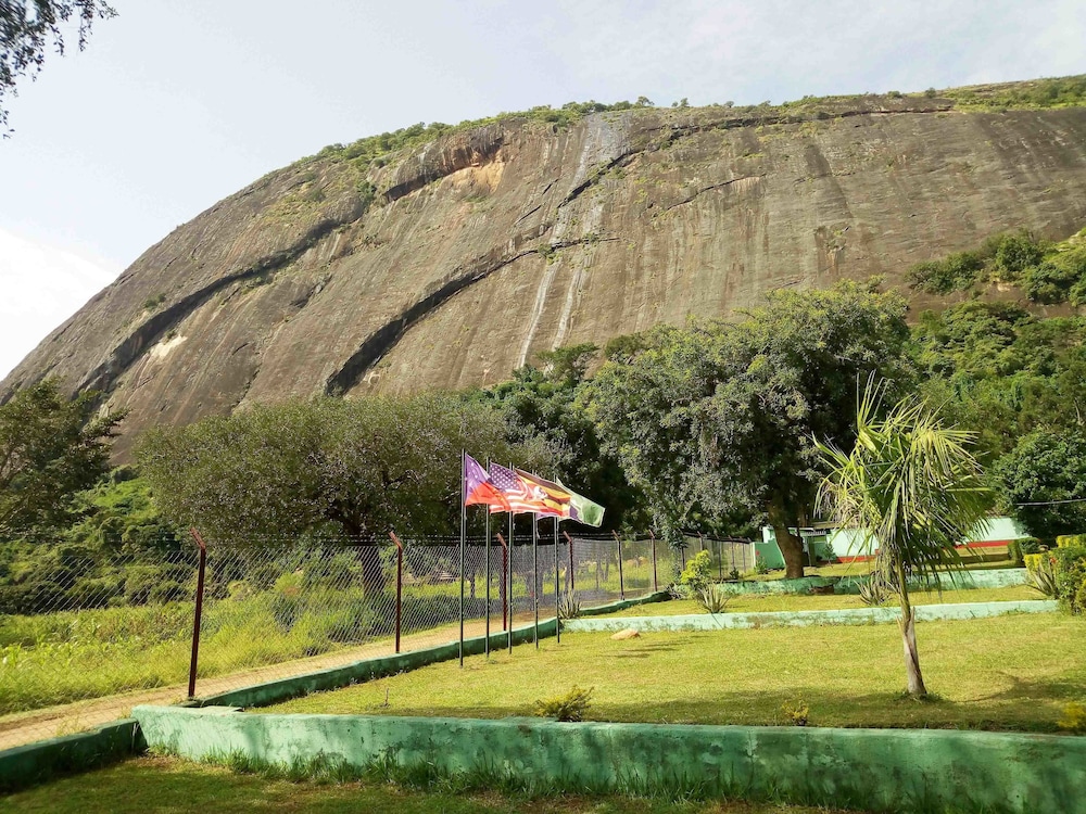 Green Oasis Guest House and Tours