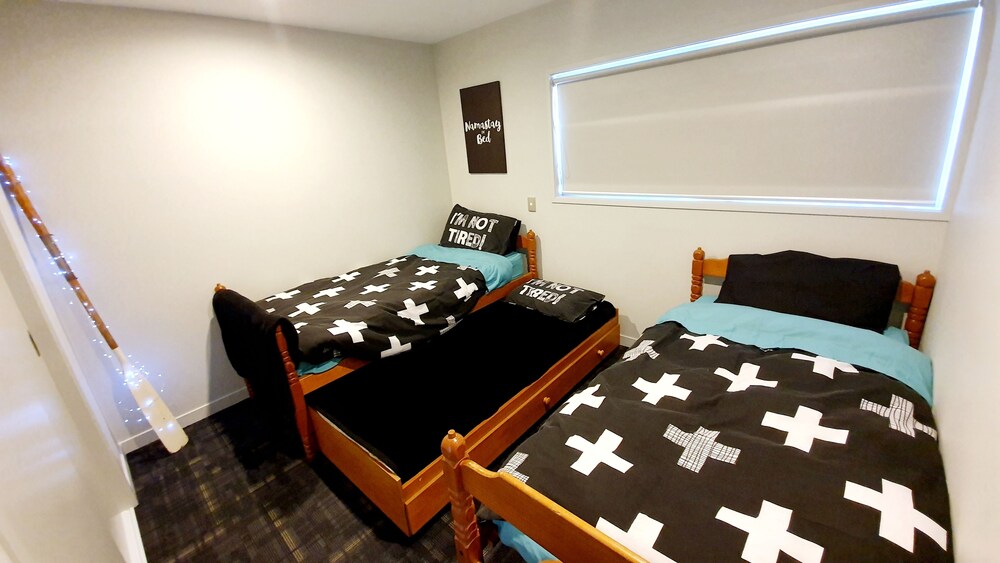 Private 3-Bedroom at CBD Tauranga view 4