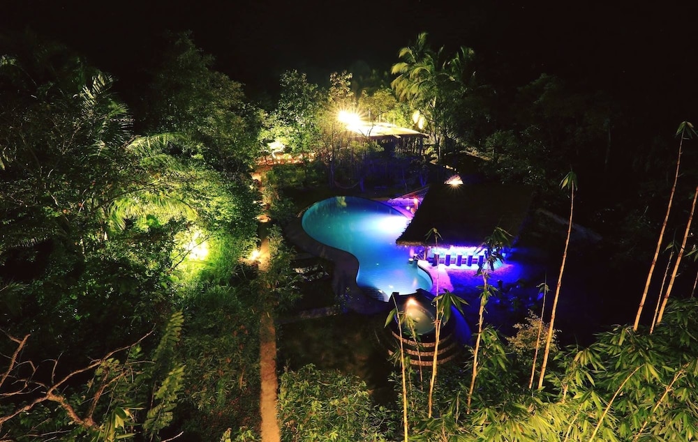 Sundaras Resort & Spa