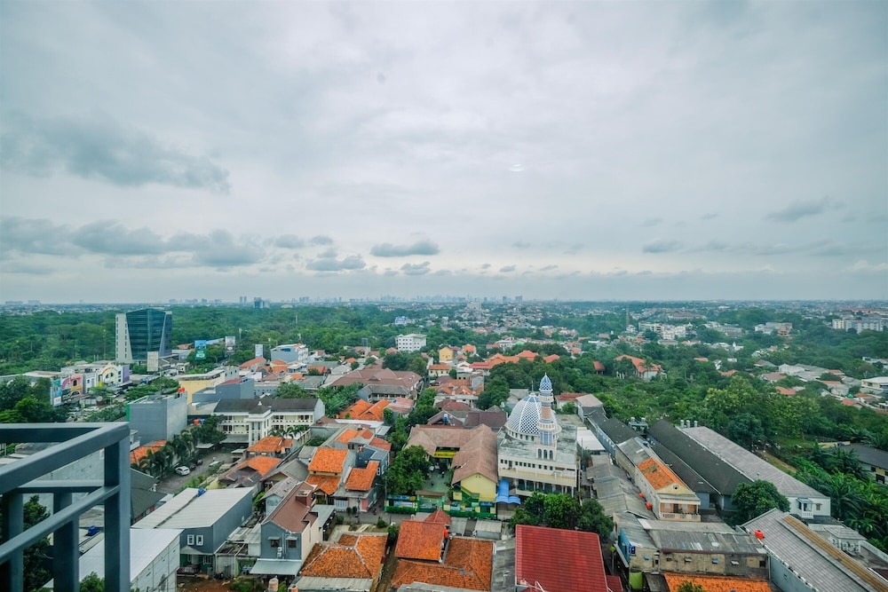 Nice Studio At Evenciio Margonda Apartment view 2