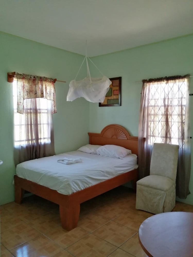 Ms Holder's Comfort Villa