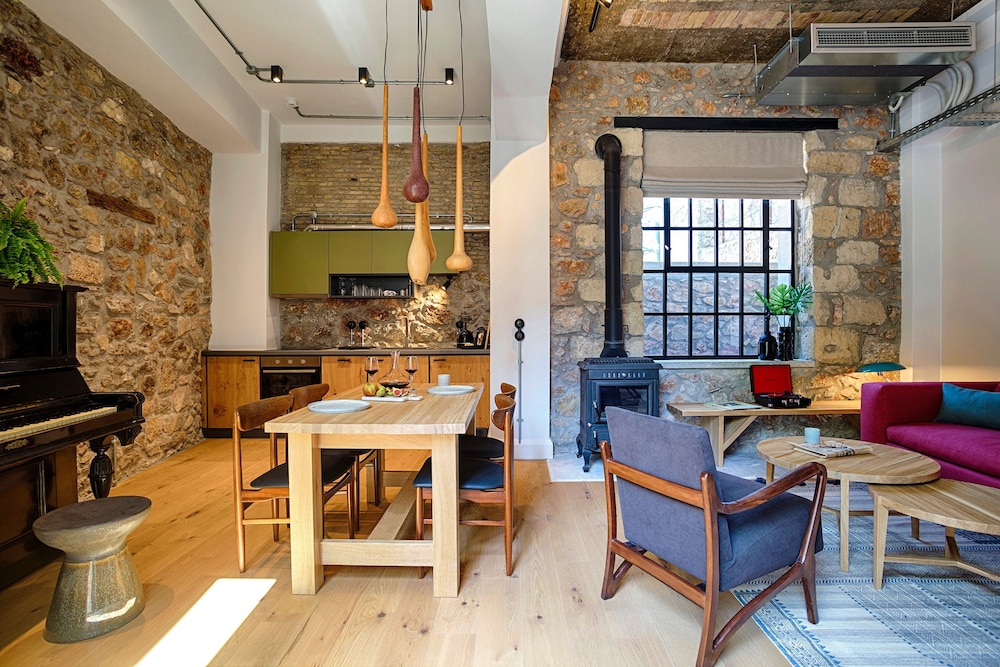The Foundry Suites