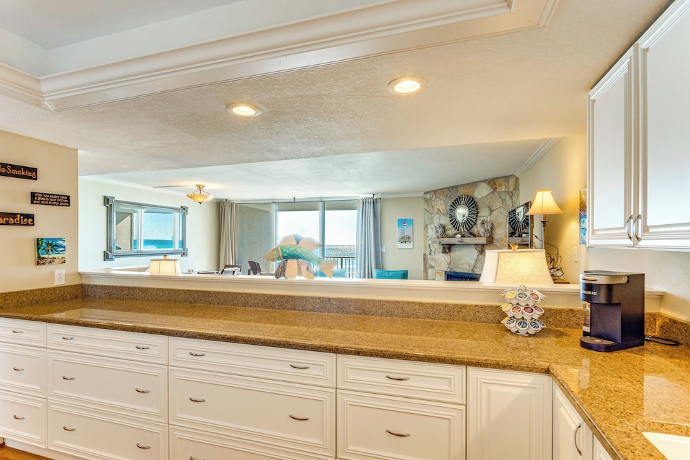 Direct Sand Access! Family Pensacola Beach Retreat