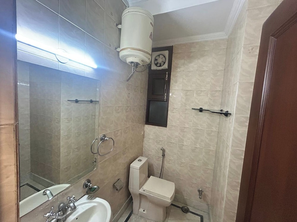 Metrolink Apartment & Suites-Green Park