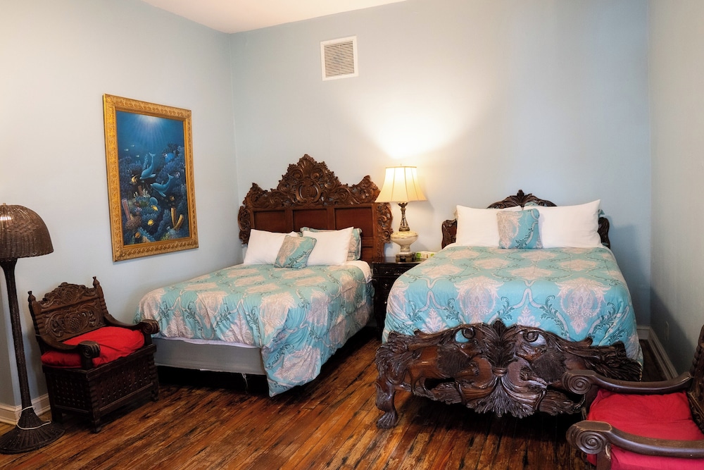Oak Tree Hotel
