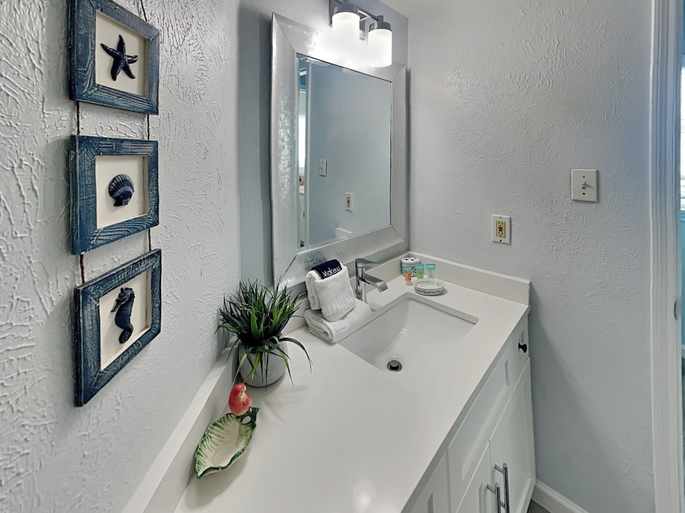 Beachfront Dolphin by Ryson Vacation Rentals