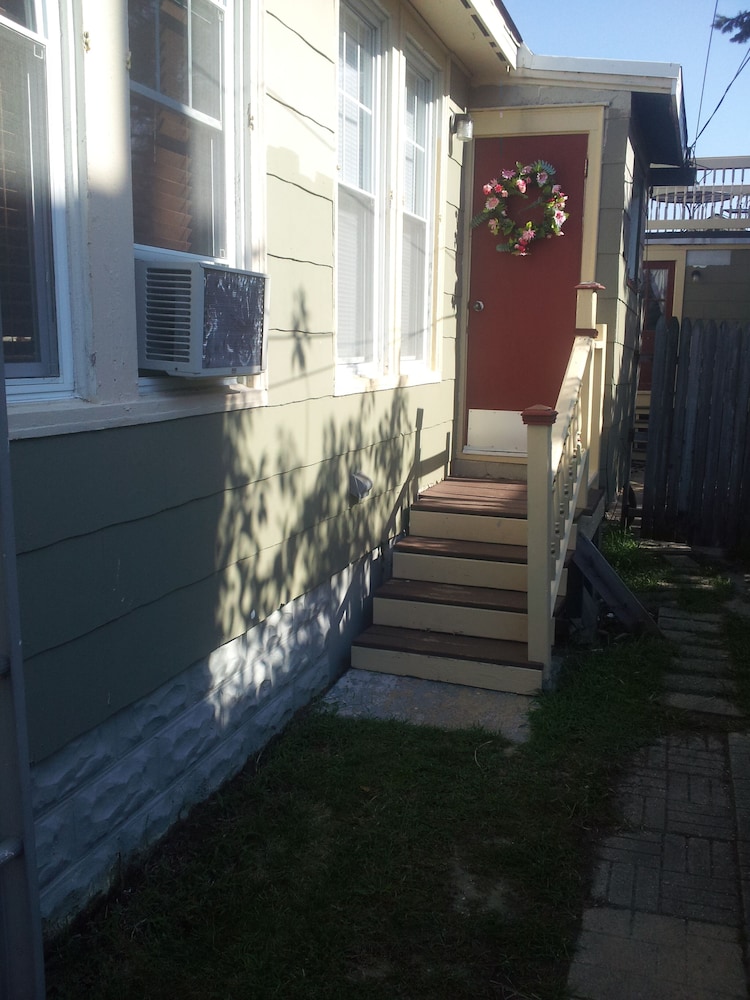 Island Guest House B&B