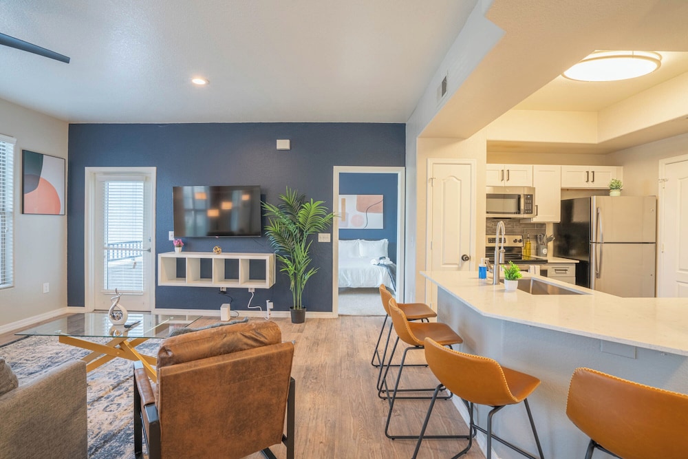 ROVE LIVING/KB - Lex on Central