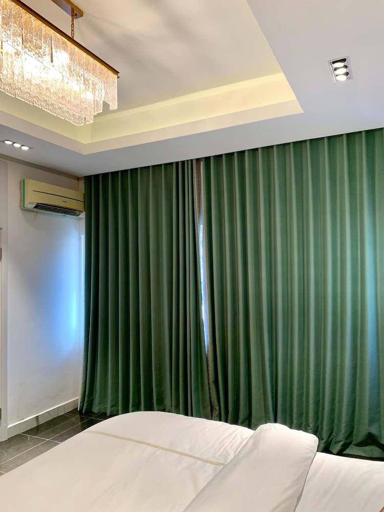 Sujimoto Residences