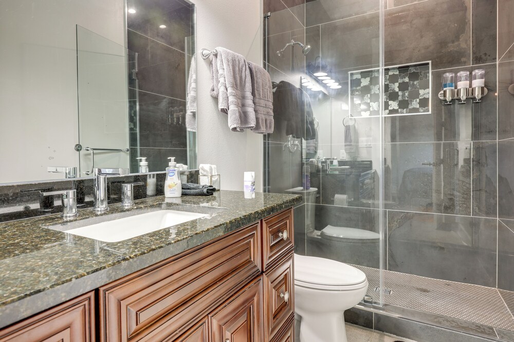 2 Mi to Dtwn San Marcos: Spacious Home w/ Yard!
