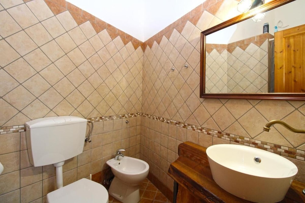 Charming House With Garden and BBQ in Galizana