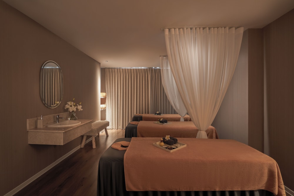 Premier Inn Abu Dhabi Airport (Business Park) Hotel 3