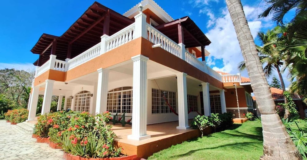 9th Hole Villa