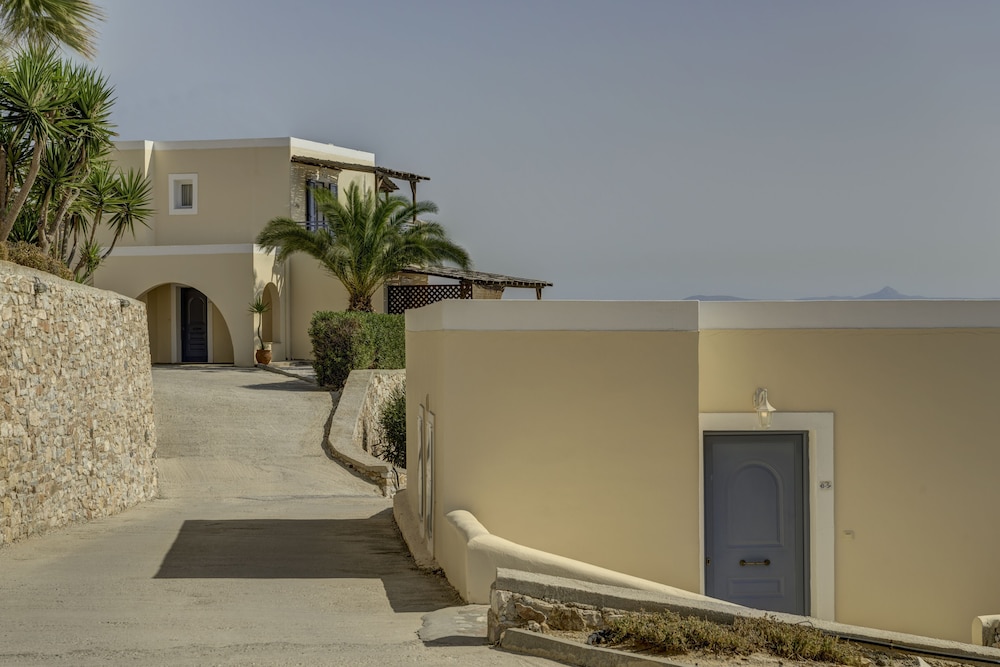 Sunrise Beach Suites