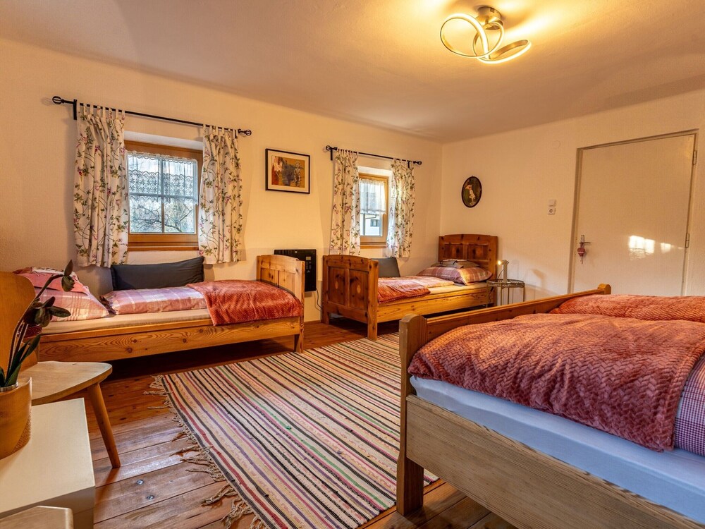 Historic Farmhouse: 200 Years old Meets new