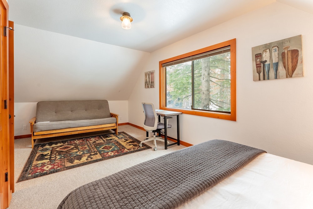 Indigo Owl by Avantstay Cabin w Firepit Minutes to Lake Slopes