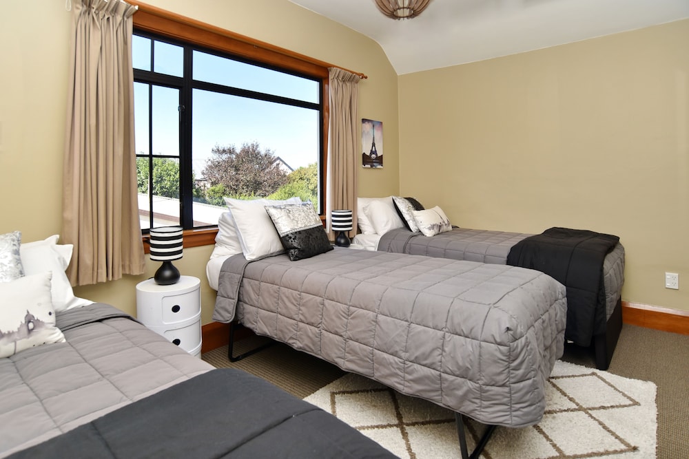Racecourse Villa