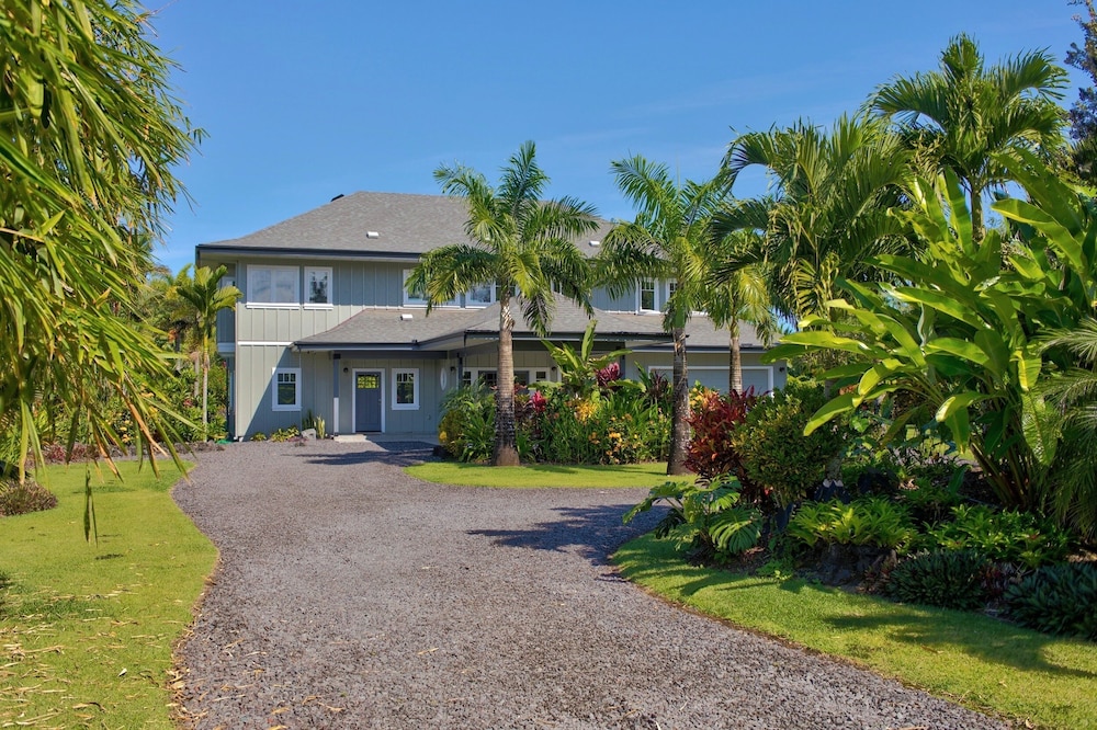 Pua Lani 2 Bedroom Home by RedAwning view 5