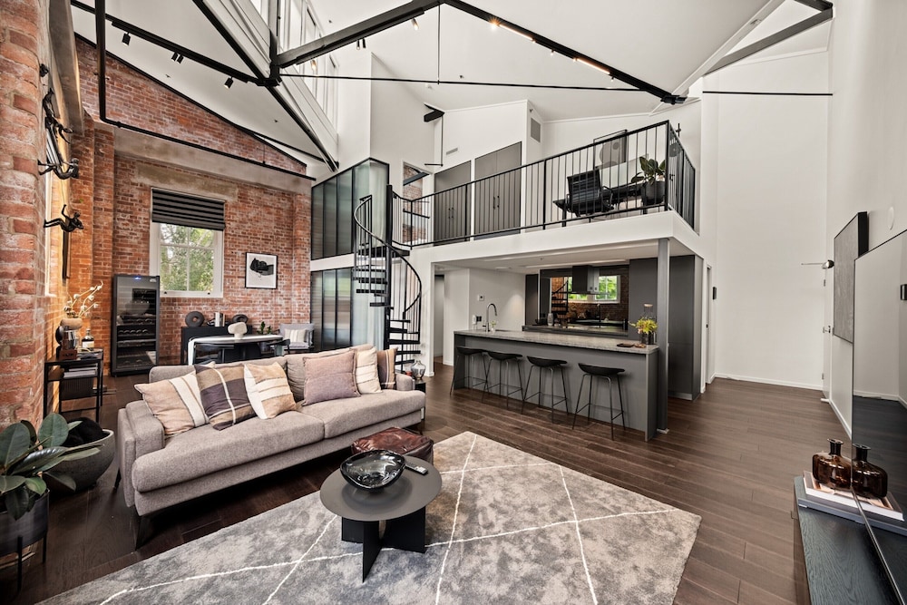 Stylish Riverside 2-bedroom Apartment in Teneriffe