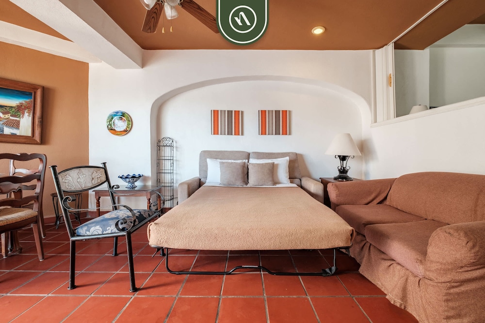 Amazing 1 BR Condo - Partial Oceanview - Pool