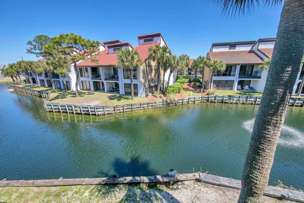 Edgewater Golf Villa 956