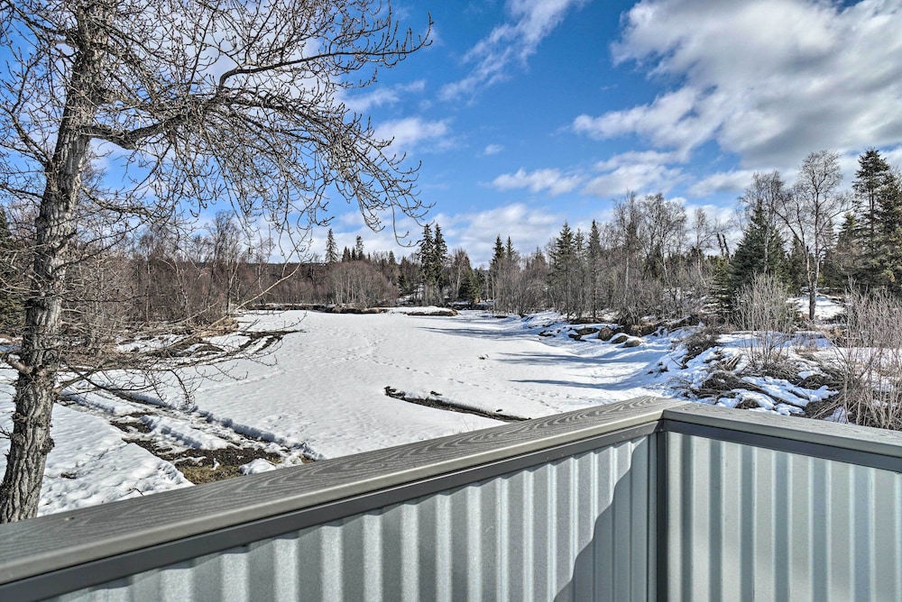 Homer Vacations - Pet-friendly Duplex w/ Northern Lights Aurora View - Property Image 10