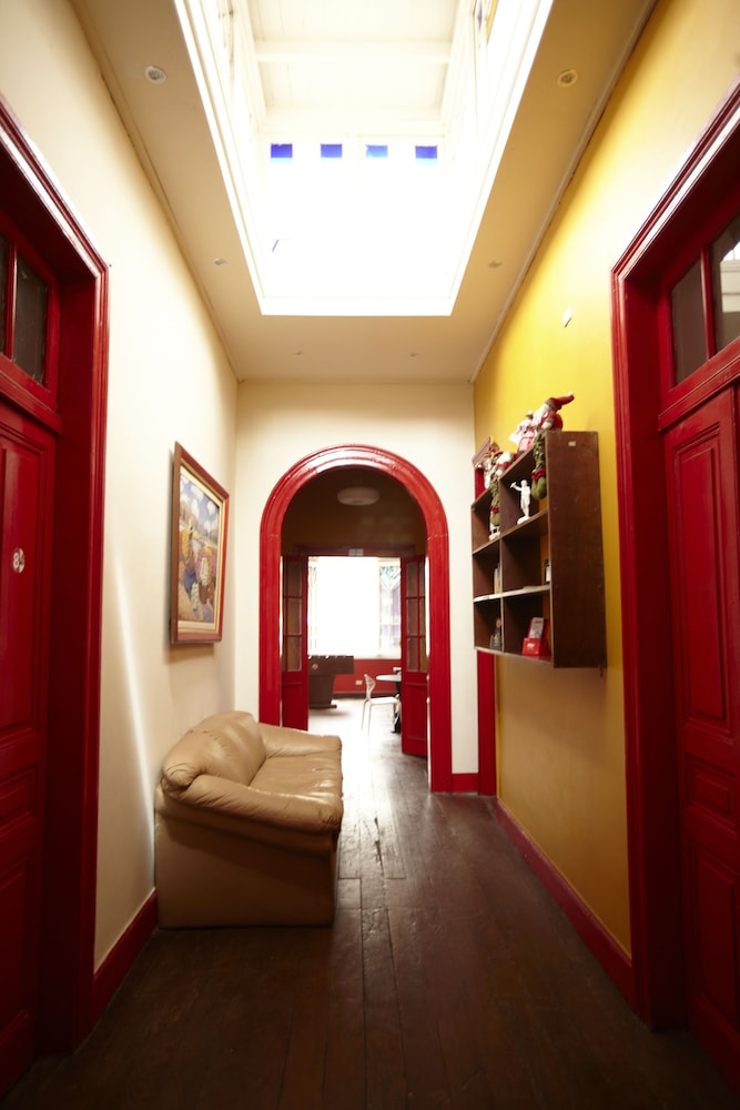 Flying Dog Backpackers Hostel