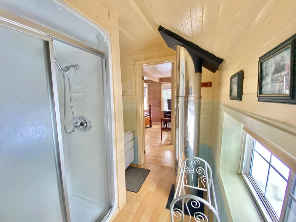 4 Bedroom Cottage On Manitoulin Island - Next to Sandy Beach!