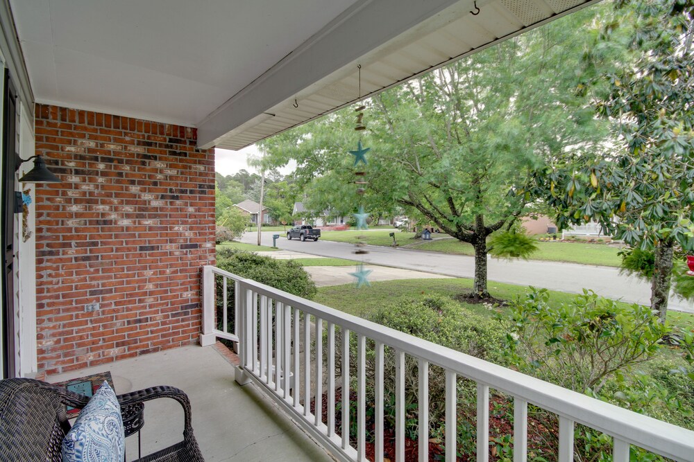 Hotel Charming Family Cottage Near Pass Christian Beach! - Image 1