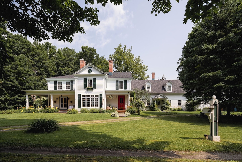 Lee Farm Inn