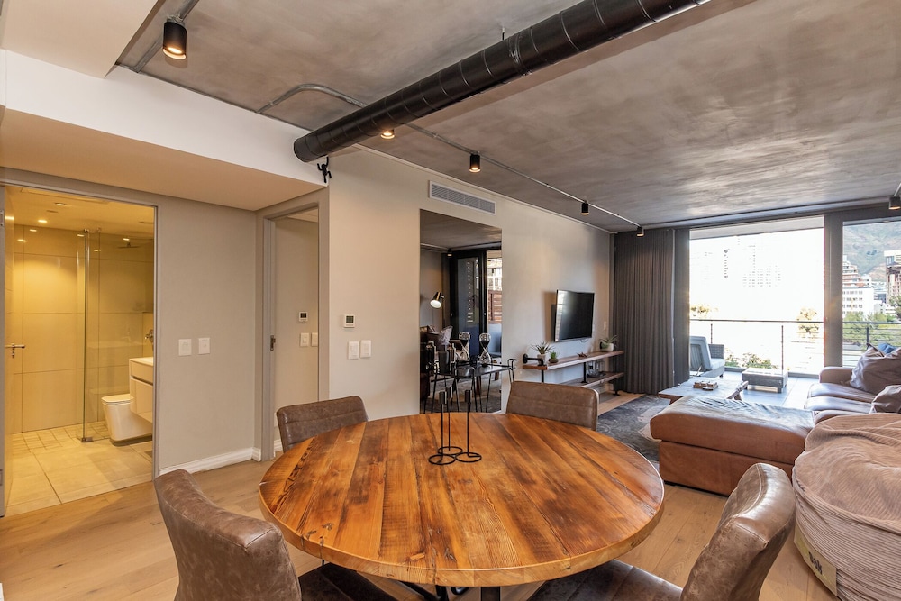 Docklands Deluxe Apartments by ITC Hospitality
