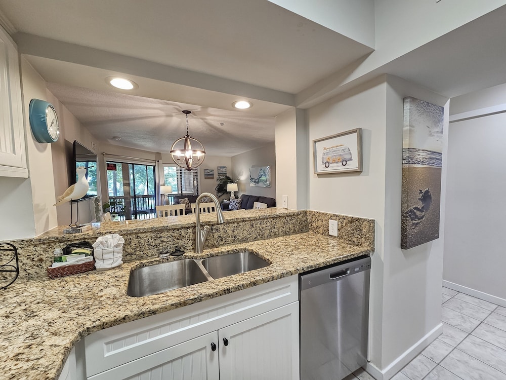 Serene 2 Bed, 2 Bath Lodge, With Amenities, 101ac 2 Bedroom Lodge