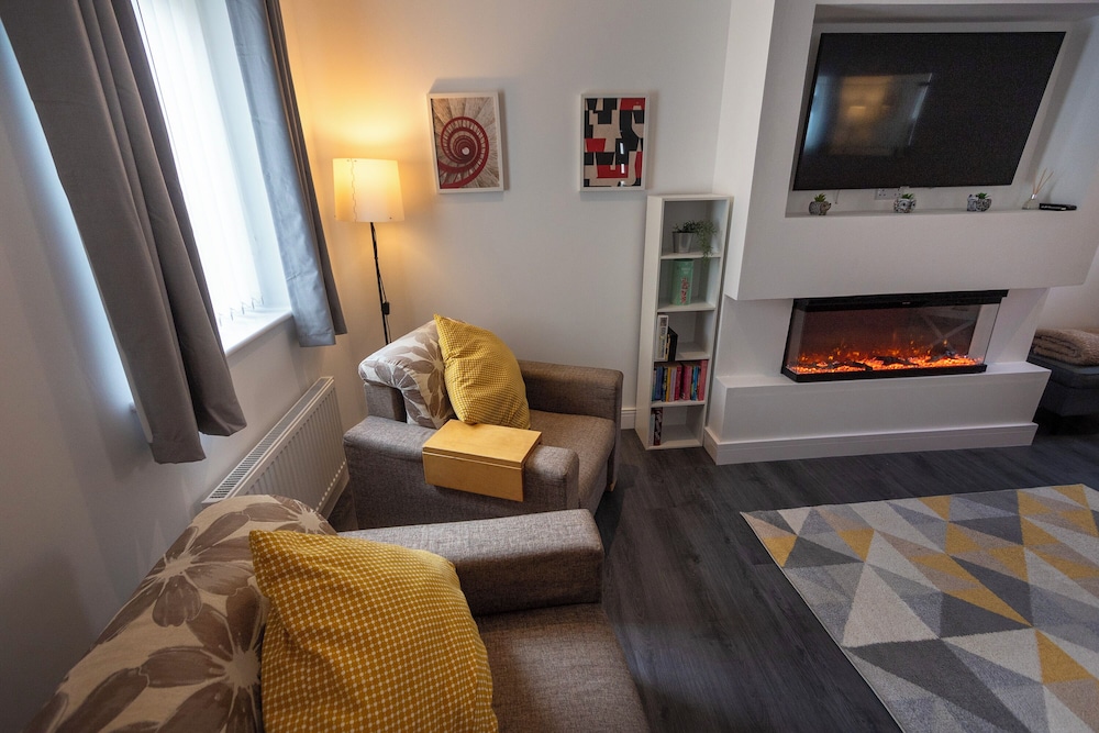 Hampton 3-bedroom Luxury Escape With Parking