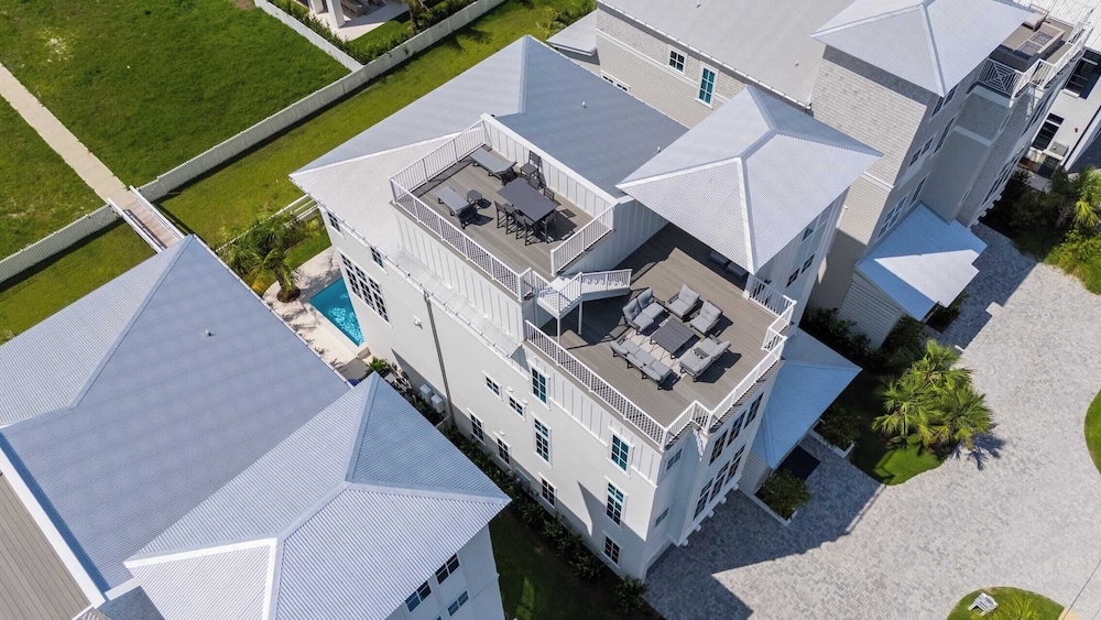 Sleeps 24 Beach Retreat w/ Pool, Rooftop Deck, Steps to Inlet Beach & Near Rosemary, Alys, Seacrest Dining & Shops The Palm 30A by Avantstay