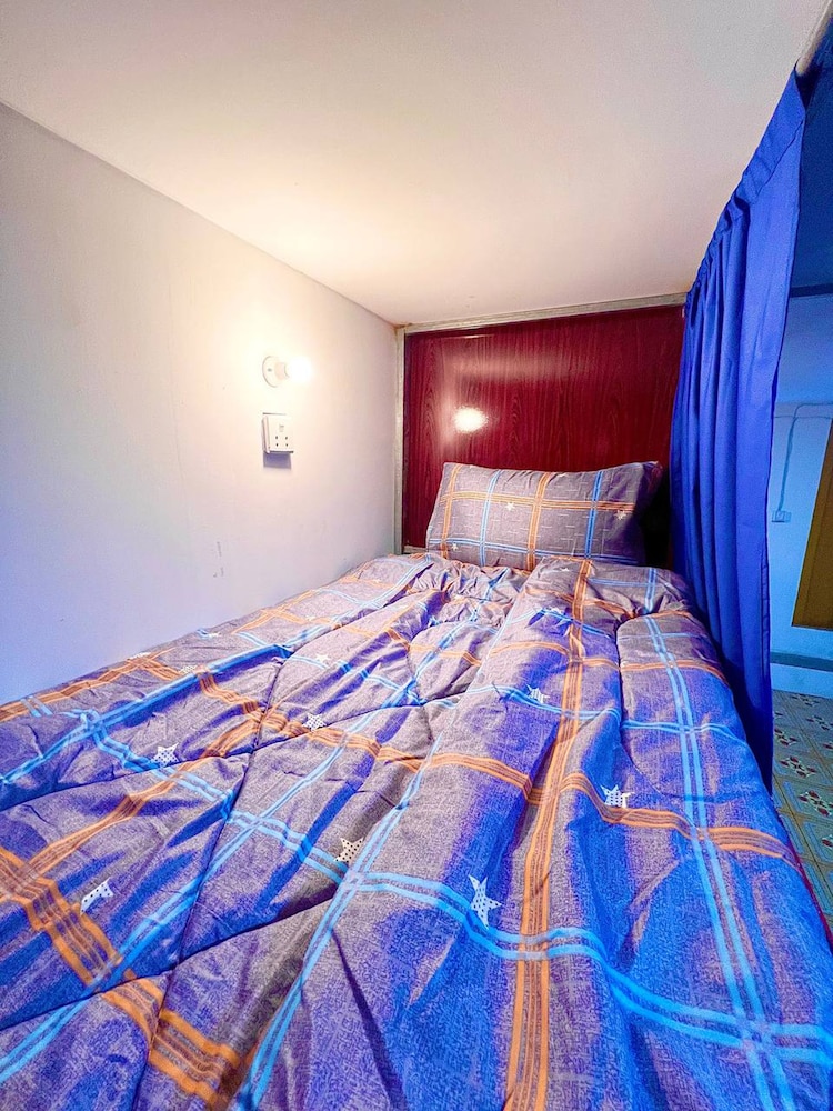 Koh Rong Steakhouse Hostel view 4
