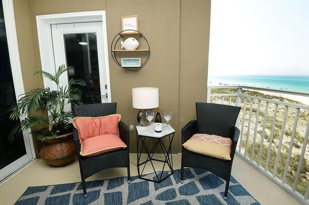 Emerald Beach 325