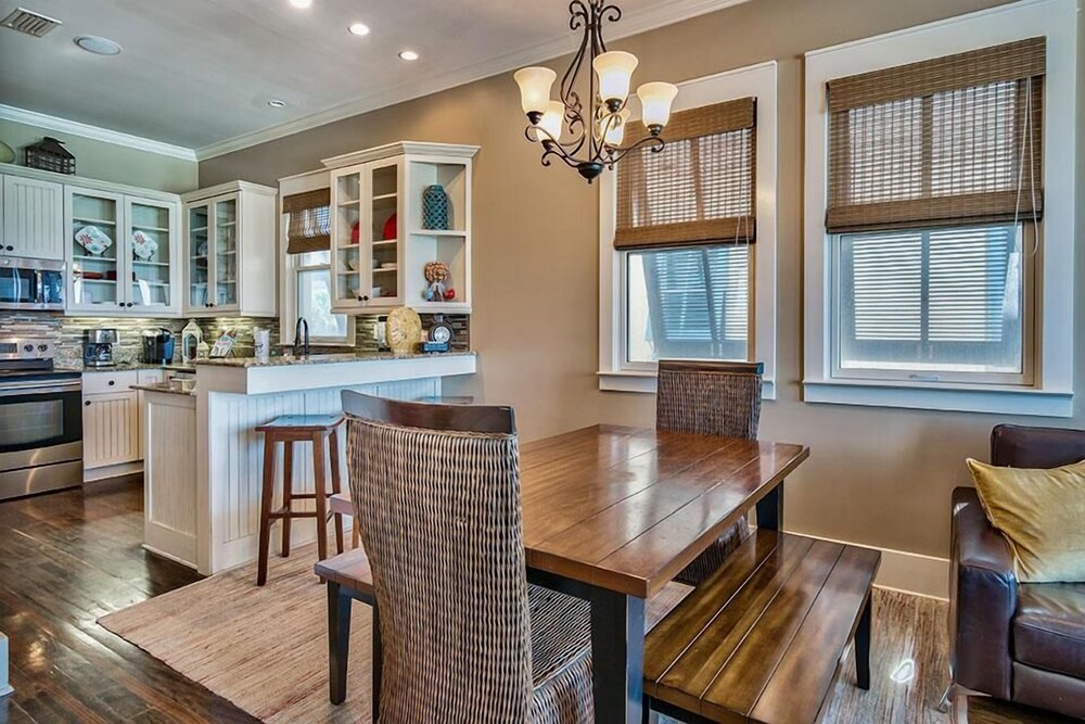 Bella Vizio 5 Bedroom Holiday Home by Five Star Properties