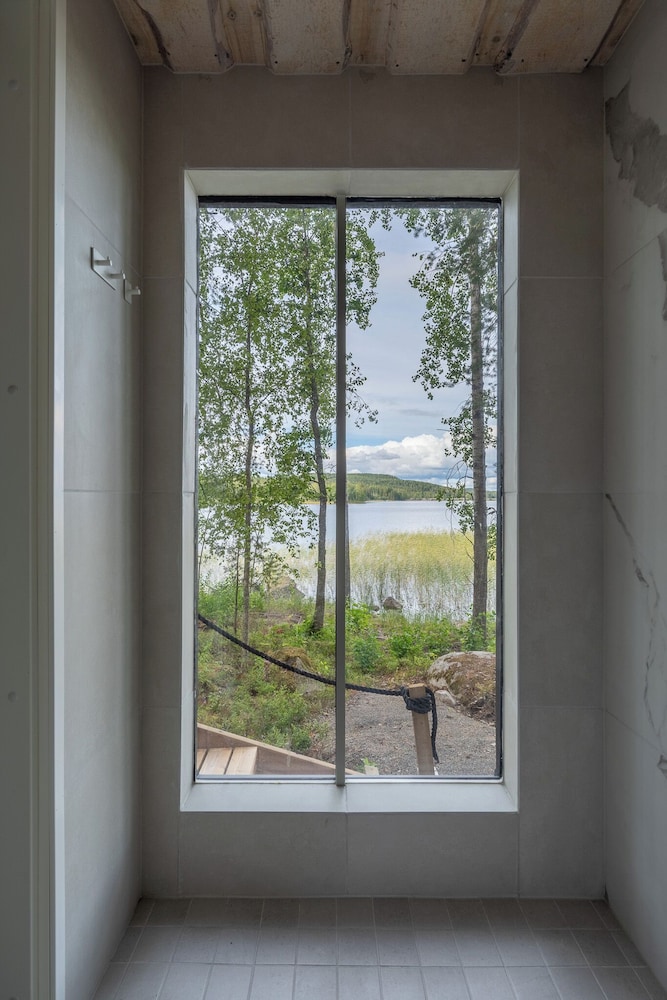 High-quality suite by the lake