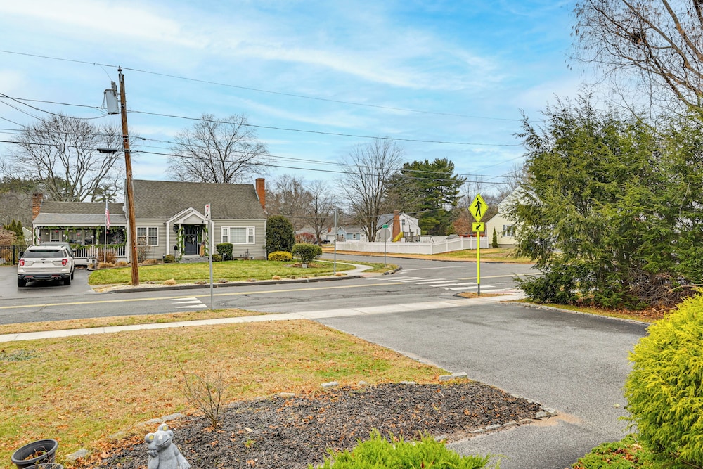 1 Mi to Connecticut River: Home w/ Large Backyard