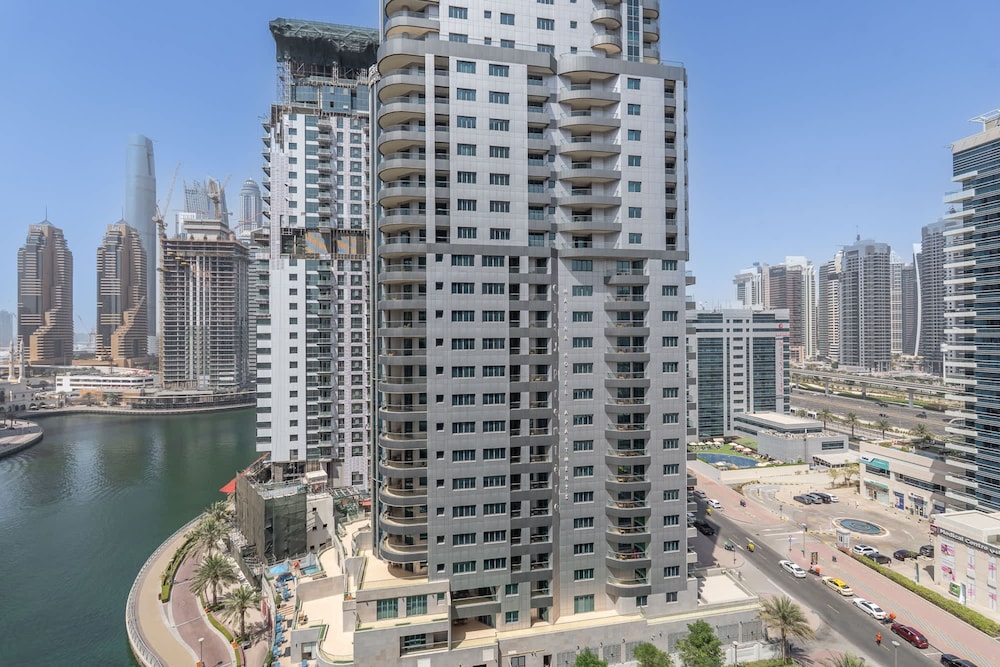 Marina Views 1-bedroom Sleeps 4 With Balcony