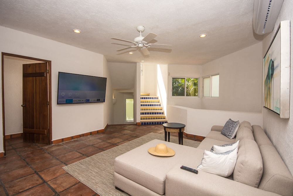 Beachfront W Private Staff in Gated Community