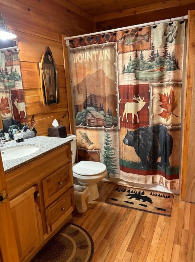 Riverside Retreat 4 Bedroom Cabin