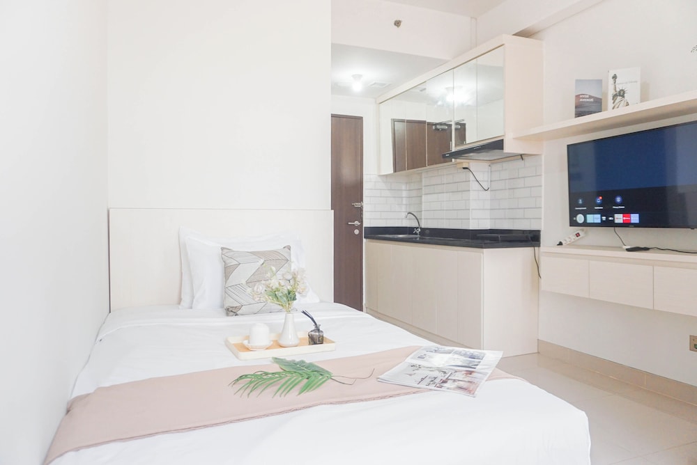 Good Living Studio Room Transpark Cibubur Apartment