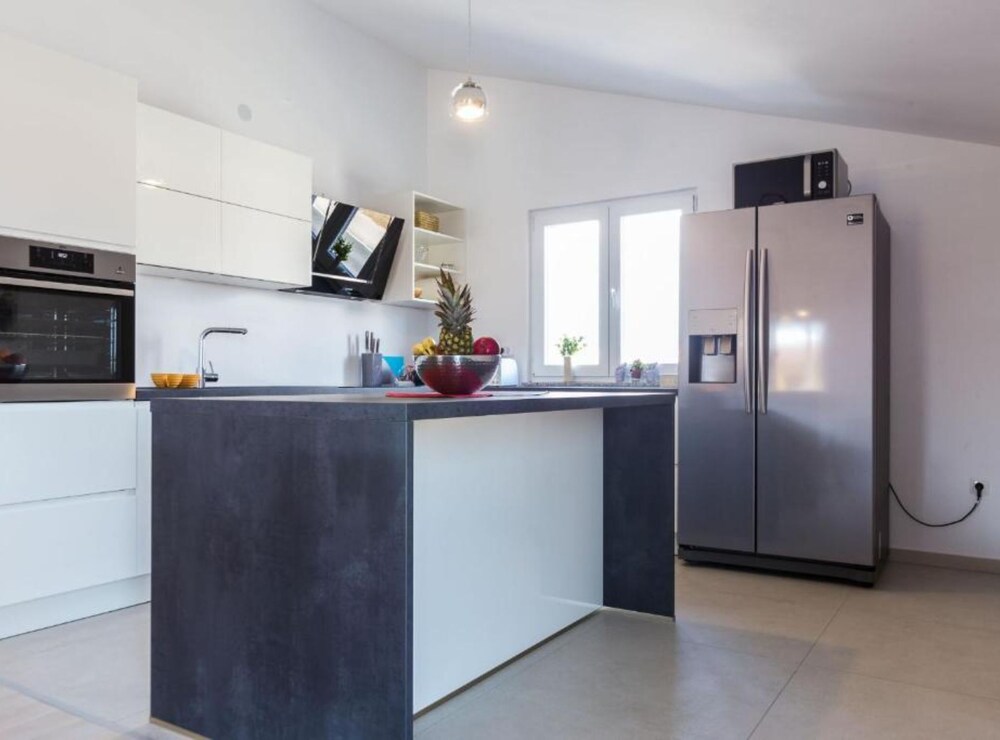 Cozy Three Bedroom Apartment With Terrace in Zadar