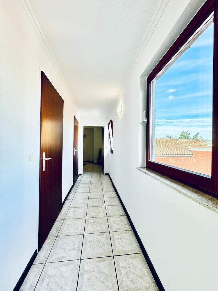 7 private Rooms in a spacious Villa