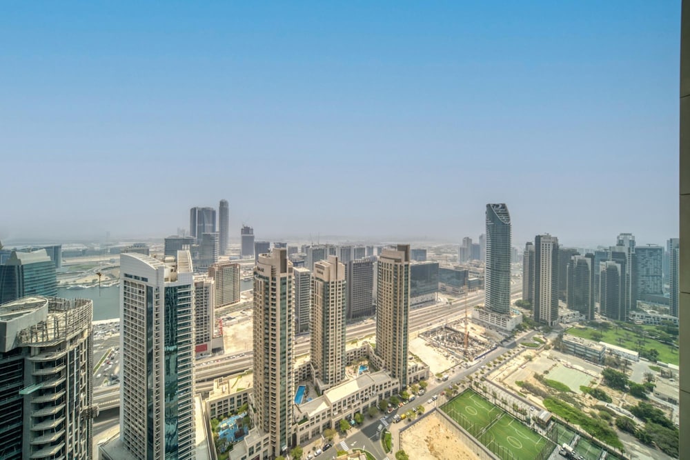 City Lights and Luxury Living Close to Dubai Mall