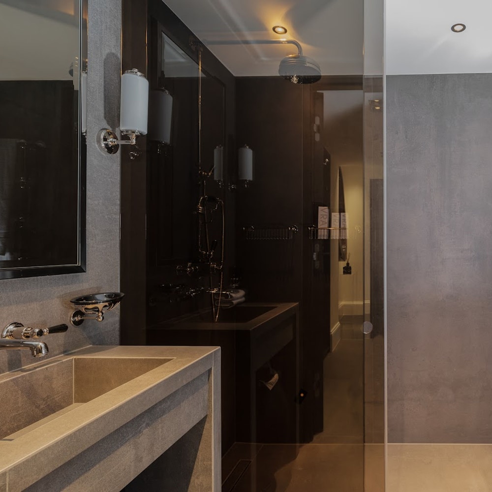 Harrods Knightsbridge Premium Suite I