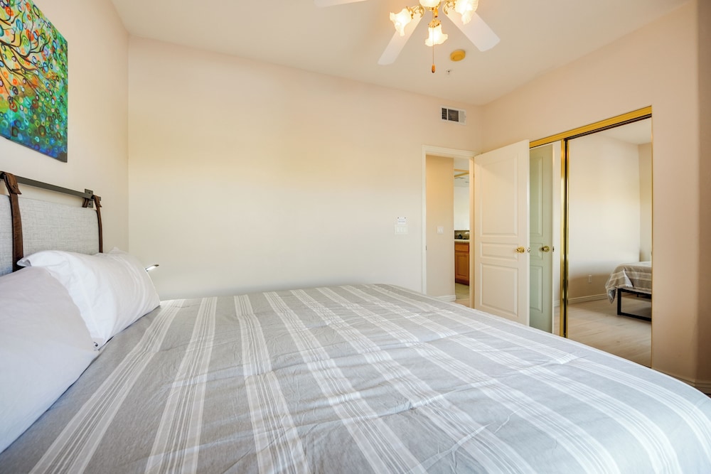 Welcoming Apartment Near Lake