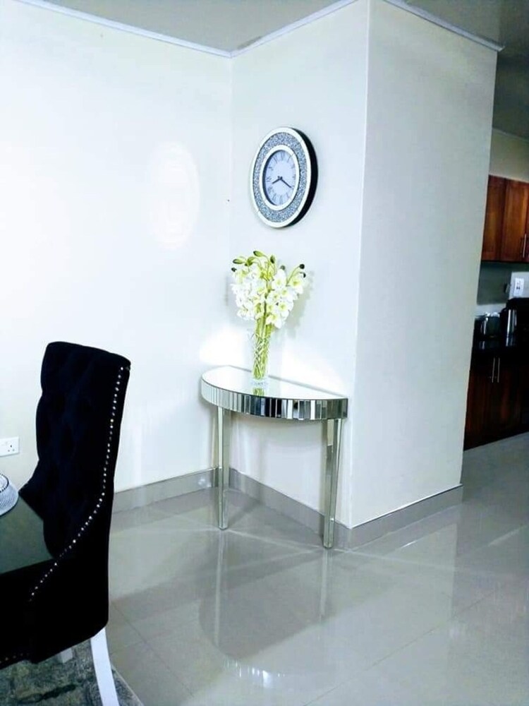 Apartment With 2 Spacious Bedrooms