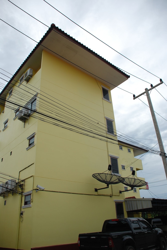 Nuttasit Apartment